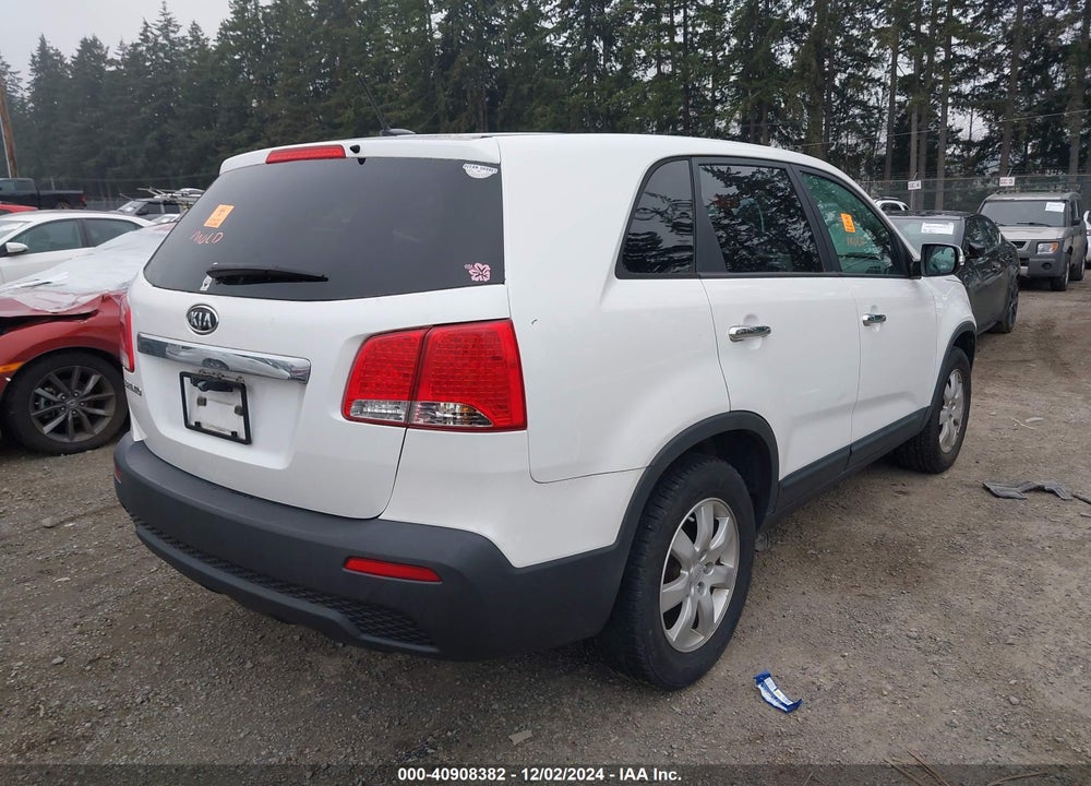 2011 KIA SORENTO LX VIN: 5XYKT3A17BG088650