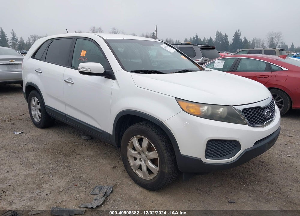 2011 KIA SORENTO LX VIN: 5XYKT3A17BG088650