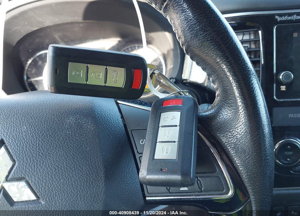 2018 MITSUBISHI OUTLANDER VIN: JA4AD3A30JJ006048