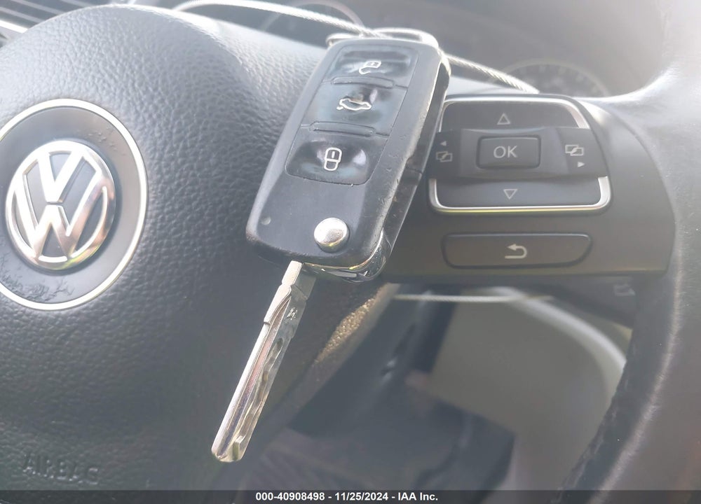 2014 VOLKSWAGEN PASSAT 2.0L TDI SE VIN: 1VWBN7A31EC017372