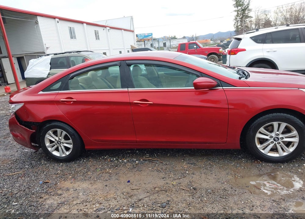 2013 HYUNDAI SONATA GLS VIN: 5NPEB4AC2DH748337