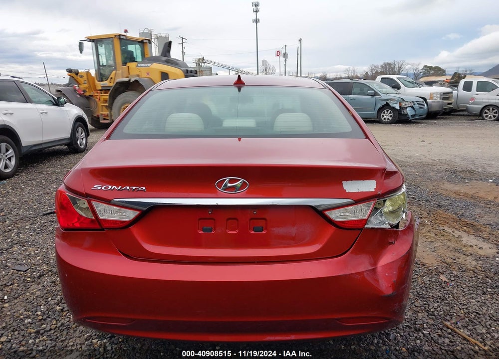 2013 HYUNDAI SONATA GLS VIN: 5NPEB4AC2DH748337