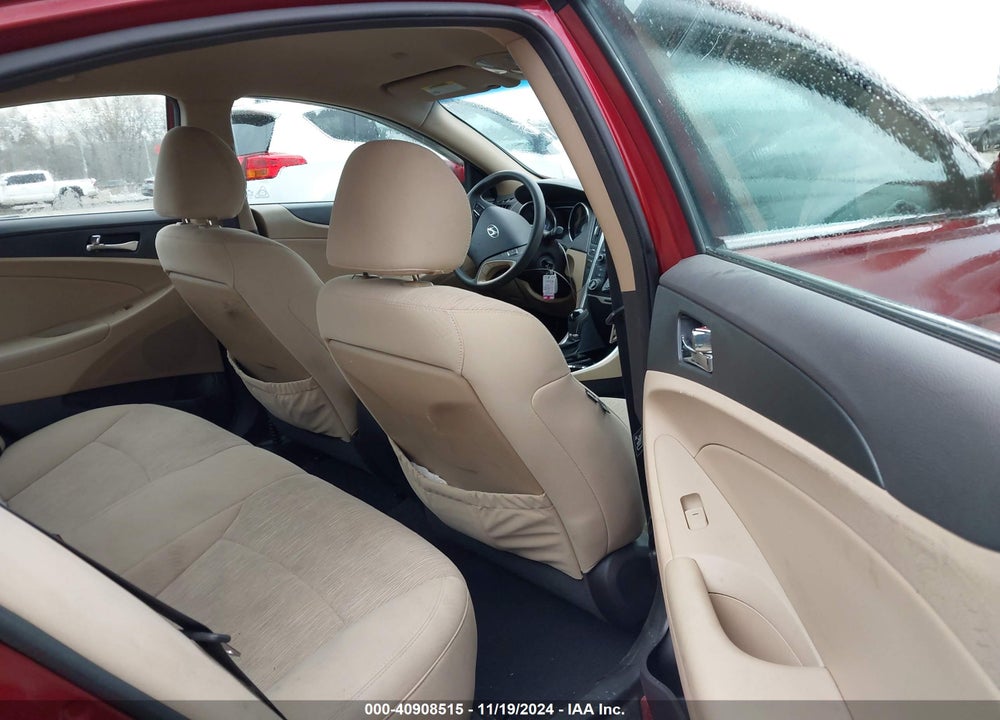 2013 HYUNDAI SONATA GLS VIN: 5NPEB4AC2DH748337