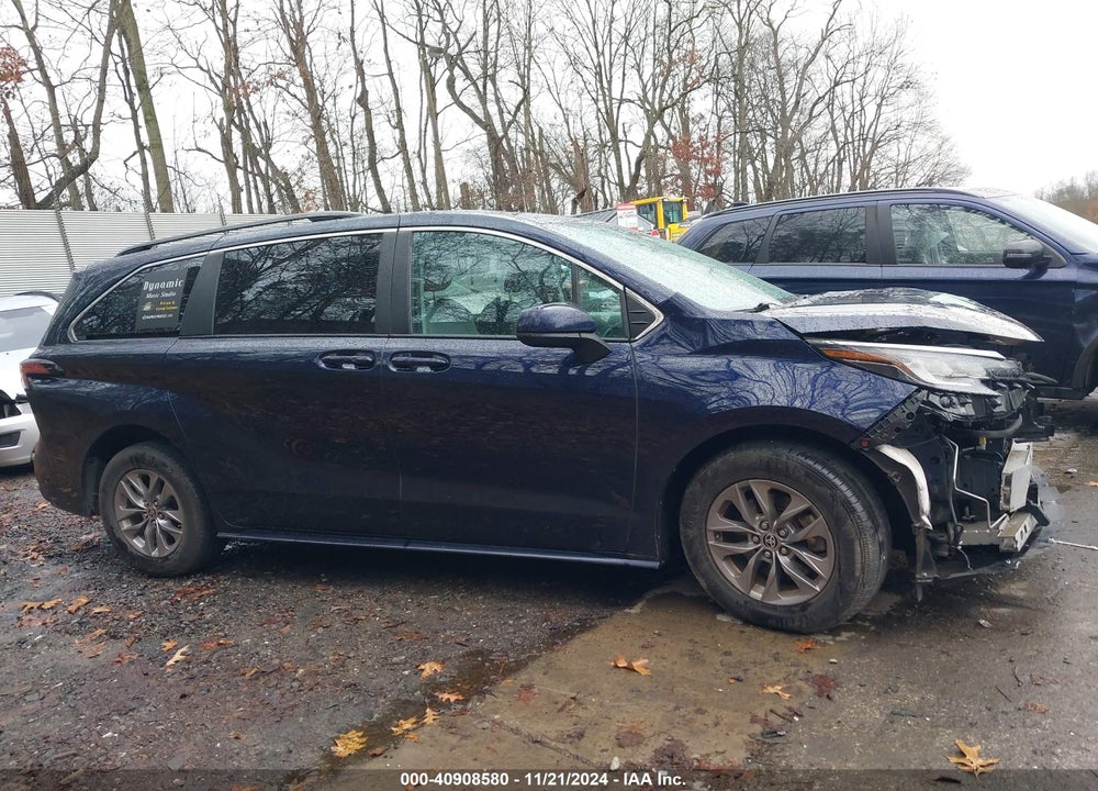 2022 TOYOTA SIENNA LE VIN: 5TDKSKFC3NS043493