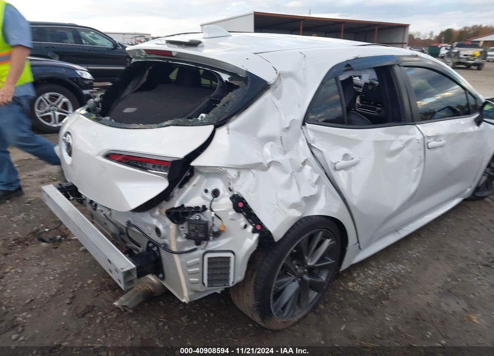 2022 TOYOTA COROLLA XSE VIN: JTNA4MBE9N3175230
