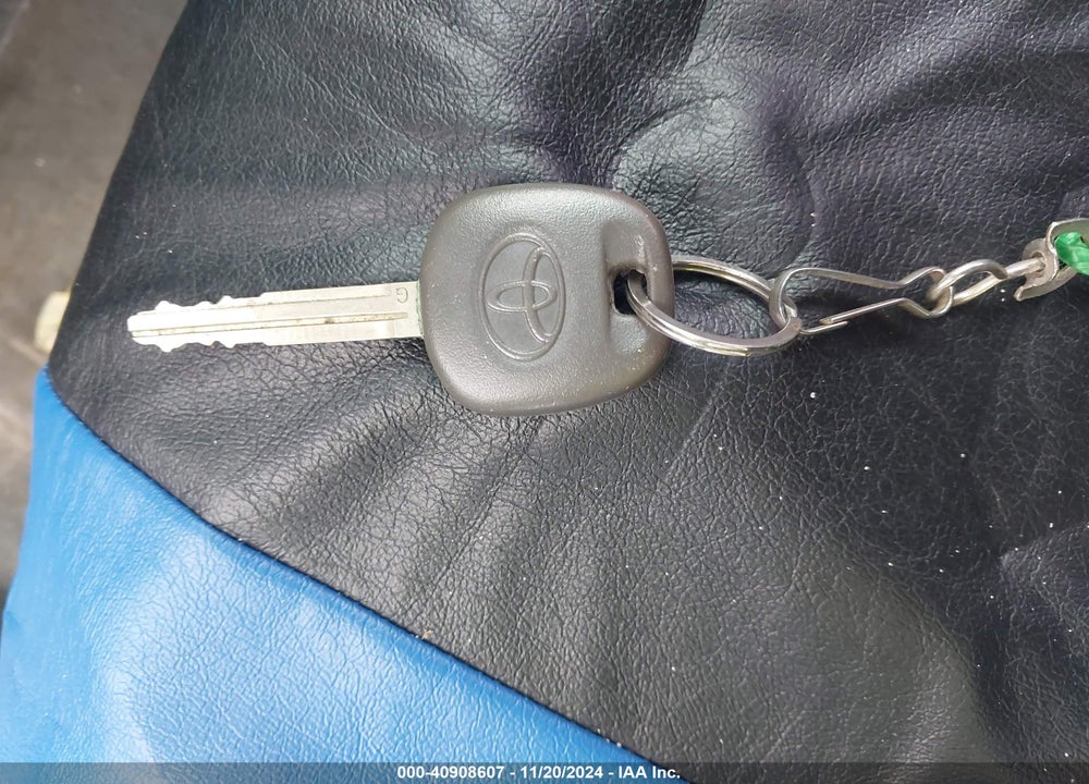 2001 TOYOTA CAMRY SOLARA SLE V6 VIN: 2T1FF22P81C453594