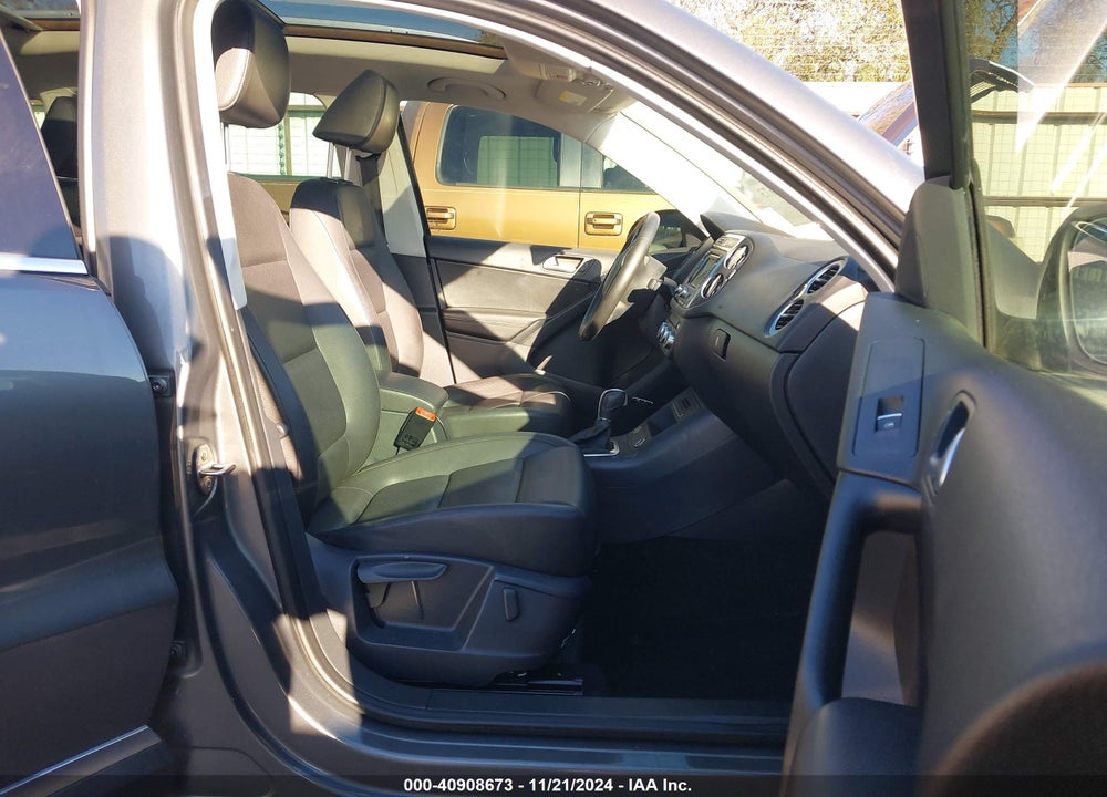 2014 VOLKSWAGEN TIGUAN SEL VIN: WVGAV3AX8EW553577