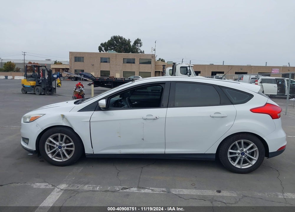 2016 FORD FOCUS SE VIN: 1FADP3K25GL320622