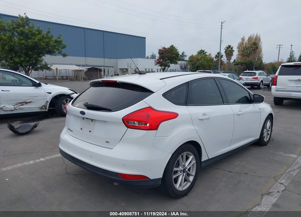 2016 FORD FOCUS SE VIN: 1FADP3K25GL320622