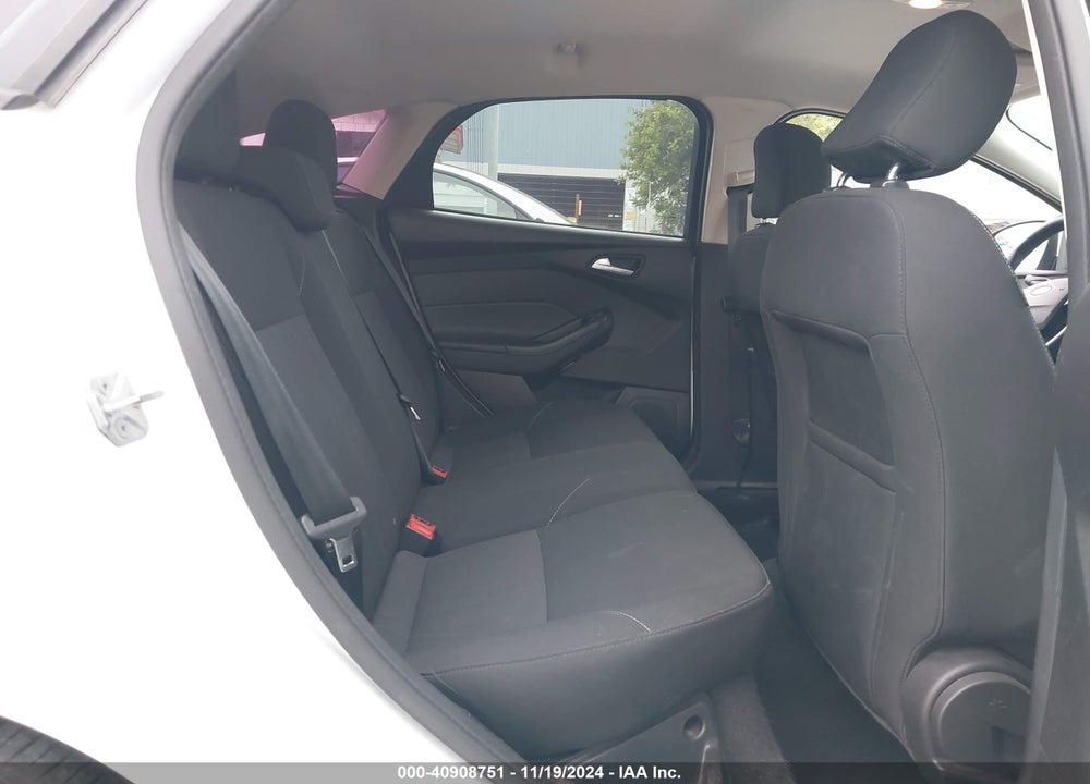 2016 FORD FOCUS SE VIN: 1FADP3K25GL320622