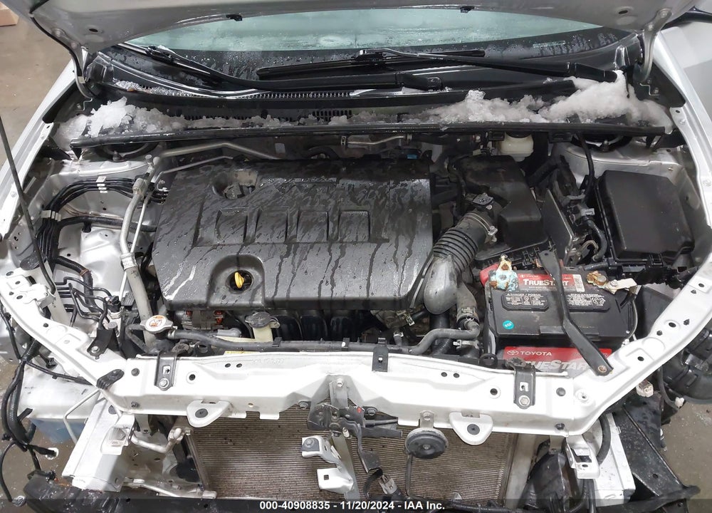 2019 TOYOTA COROLLA LE VIN: 2T1BURHE4KC138585