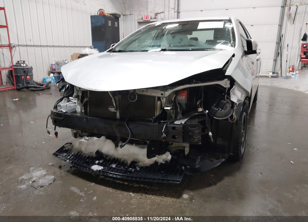 2019 TOYOTA COROLLA LE VIN: 2T1BURHE4KC138585