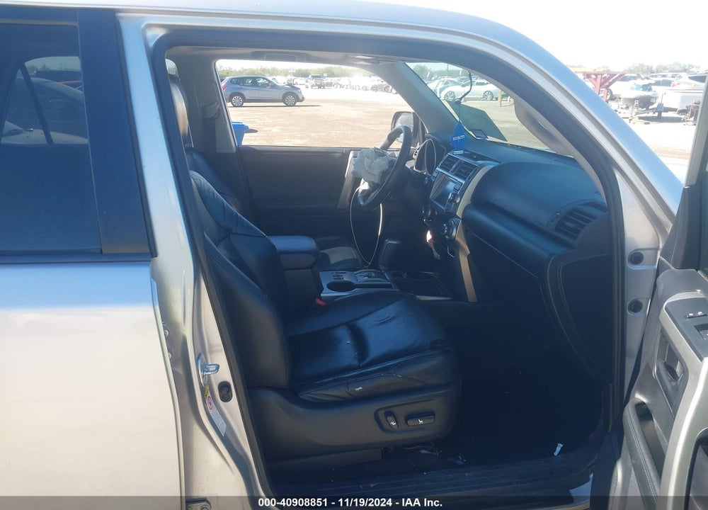 2011 TOYOTA 4RUNNER LIMITED V6 VIN: JTEZU5JR8B5031391