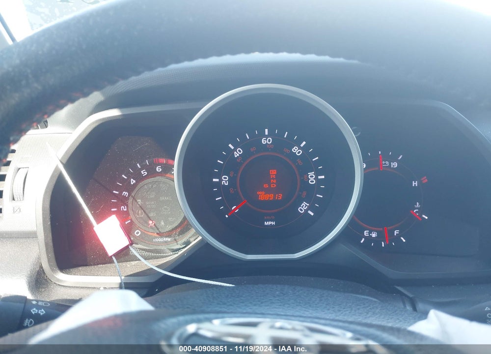 2011 TOYOTA 4RUNNER LIMITED V6 VIN: JTEZU5JR8B5031391