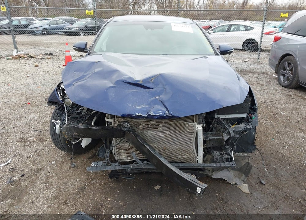 2019 KIA OPTIMA VIN: 5XXGT4L34KG374647