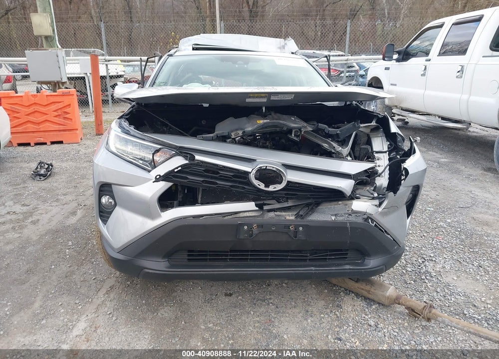 2019 TOYOTA RAV4 XLE VIN: 2T3P1RFV0KW060670