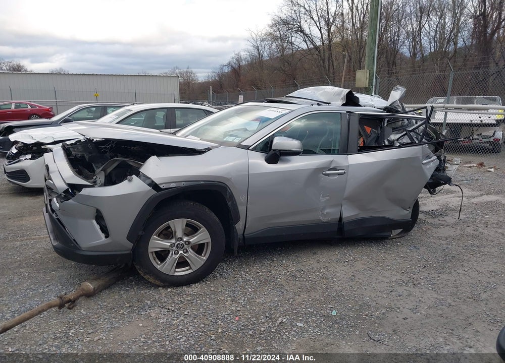 2019 TOYOTA RAV4 XLE VIN: 2T3P1RFV0KW060670