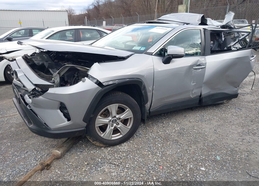2019 TOYOTA RAV4 XLE VIN: 2T3P1RFV0KW060670