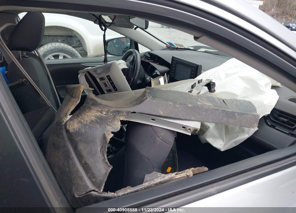 2019 TOYOTA RAV4 XLE VIN: 2T3P1RFV0KW060670