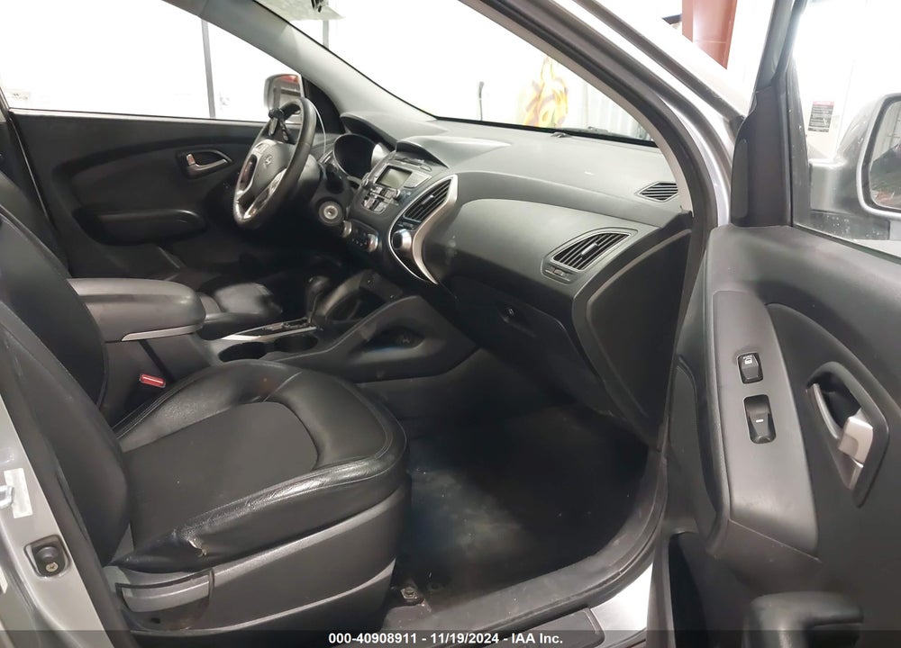 2011 HYUNDAI TUCSON GLS VIN: KM8JUCAC9BU158086