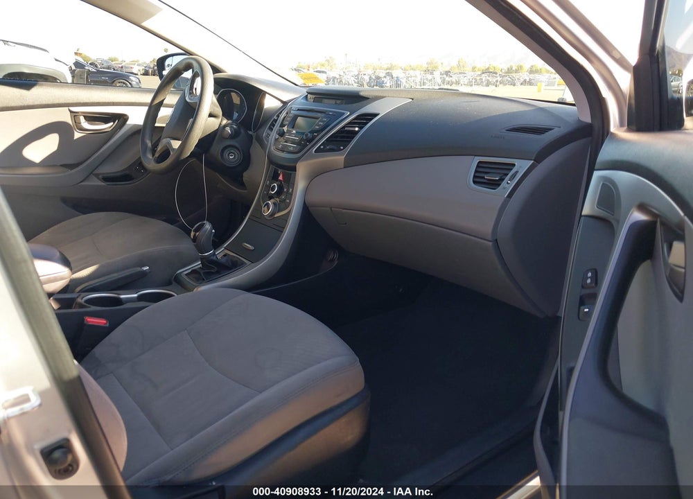 2014 HYUNDAI ELANTRA SE VIN: 5NPDH4AE1EH509620