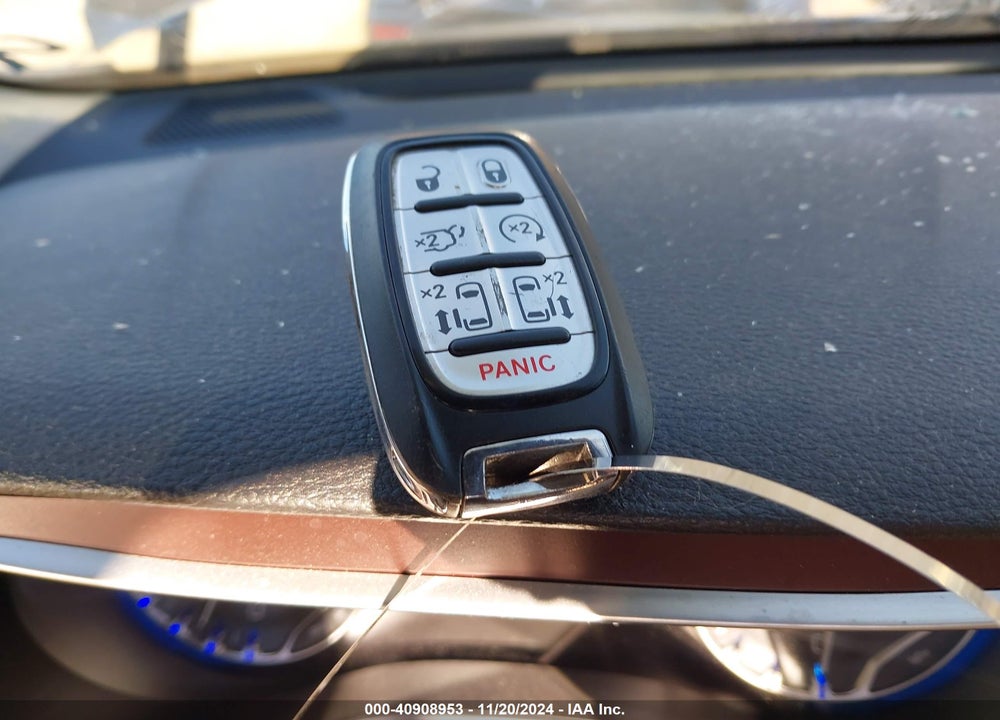 2019 CHRYSLER PACIFICA LIMITED VIN: 2C4RC1GG0KR603899