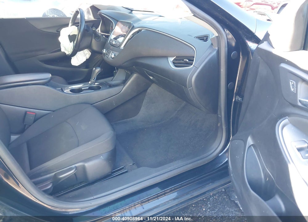 2019 CHEVROLET MALIBU RS VIN: 1G1ZG5ST8KF211303