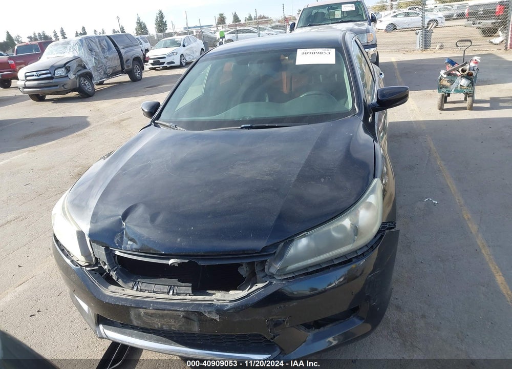 2014 HONDA ACCORD VIN: 1HGCR2F39EA082085