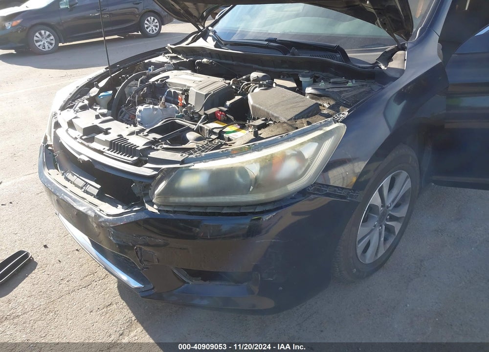 2014 HONDA ACCORD VIN: 1HGCR2F39EA082085