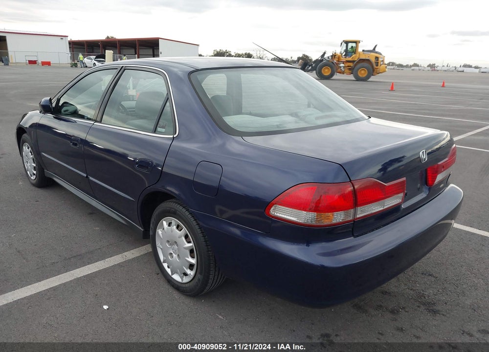 2002 HONDA ACCORD 2.3 LX VIN: JHMCG66582C002724