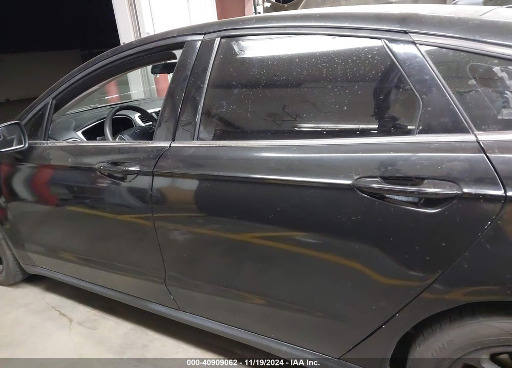 2013 FORD FUSION VIN: 3FA6P0G72DR325480