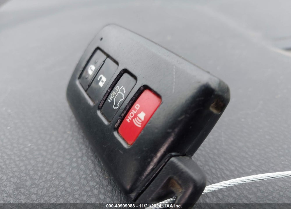2019 TOYOTA HIGHLANDER HYBRID XLE VIN: 5TDJGRFH5KS057604