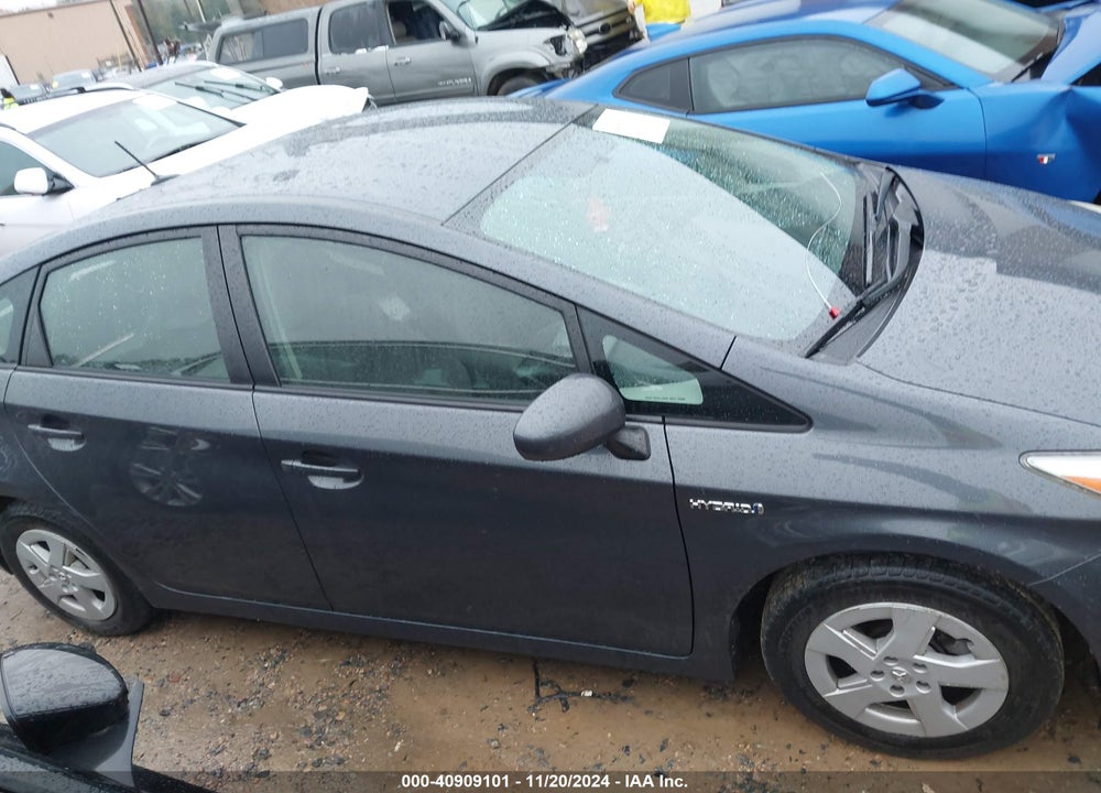 2011 TOYOTA PRIUS TWO VIN: JTDKN3DU5B1453052