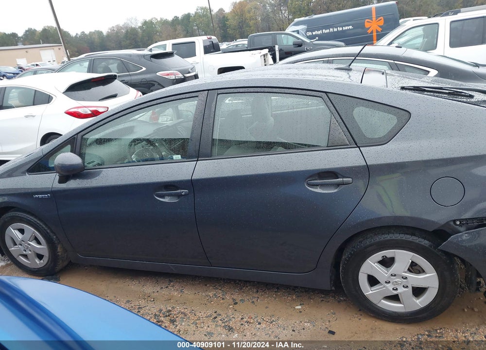 2011 TOYOTA PRIUS TWO VIN: JTDKN3DU5B1453052
