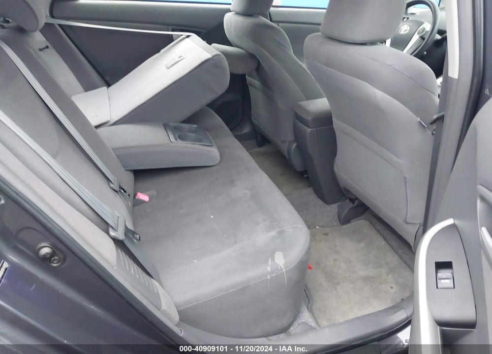 2011 TOYOTA PRIUS TWO VIN: JTDKN3DU5B1453052