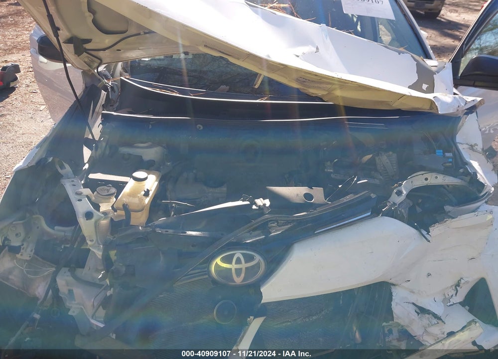2017 TOYOTA RAV4 LE VIN: 2T3BFREV3HW566015