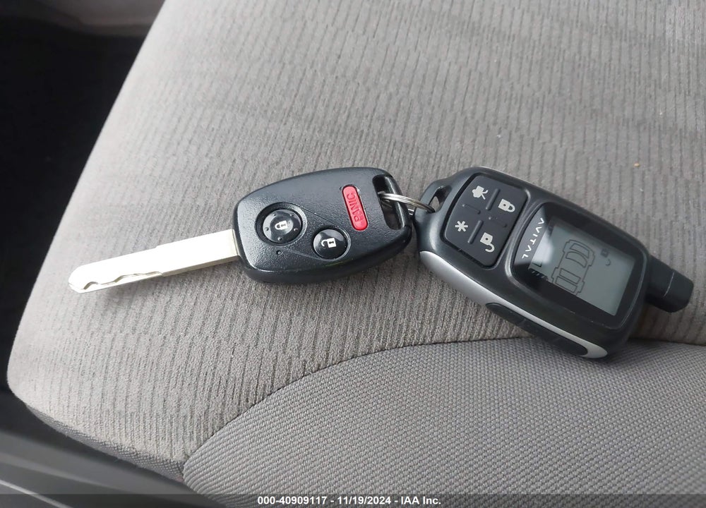 2013 HONDA CR-V LX VIN: 2HKRM4H3XDH607873