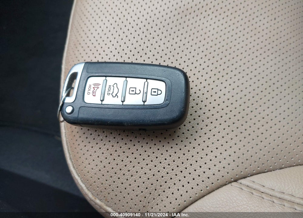 2015 HYUNDAI SONATA HYBRID LIMITED VIN: KMHEC4A40FA132115