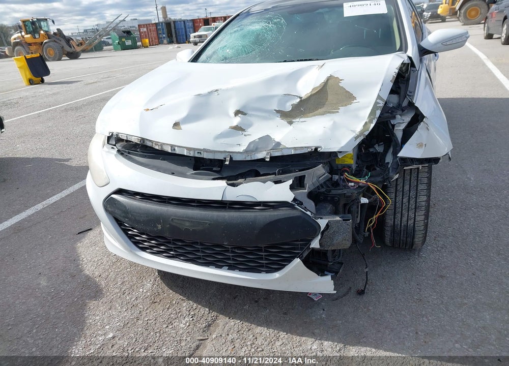 2015 HYUNDAI SONATA HYBRID LIMITED VIN: KMHEC4A40FA132115