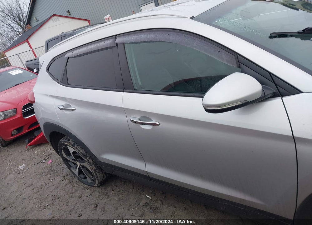 2016 HYUNDAI TUCSON LIMITED VIN: KM8J33A27GU042192