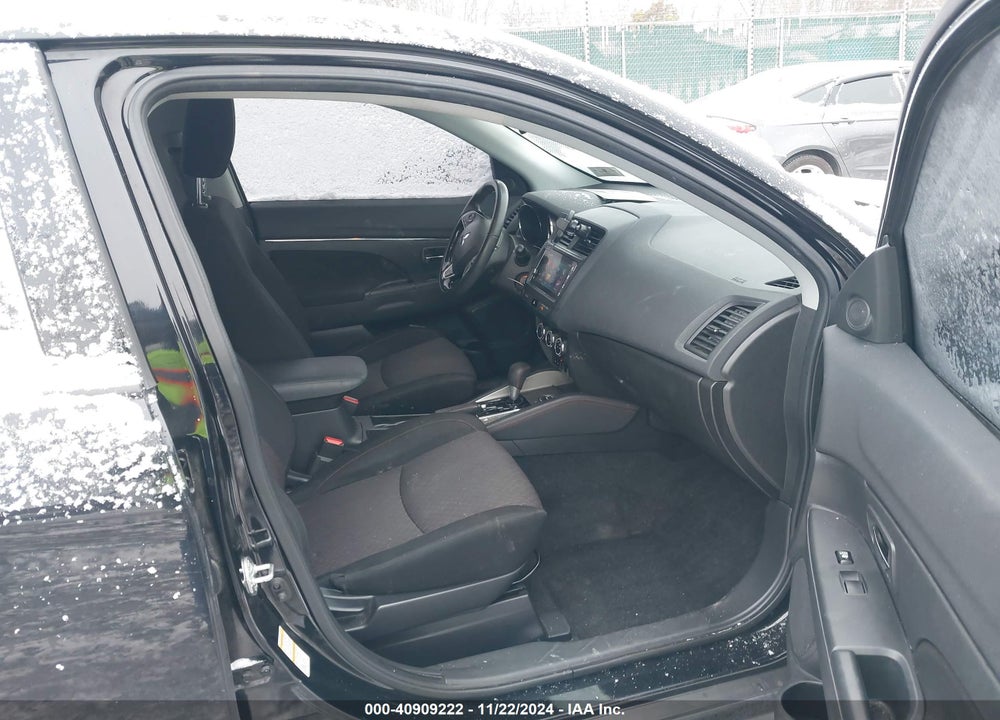 2019 MITSUBISHI OUTLANDER SPORT 2.0 LE VIN: JA4AR3AU3KU011884
