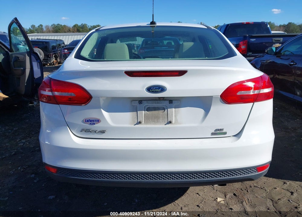 2018 FORD FOCUS SE VIN: 1FADP3FE4JL298897