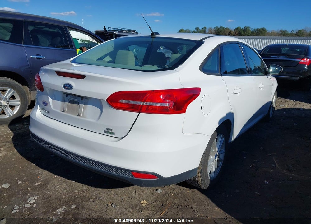 2018 FORD FOCUS SE VIN: 1FADP3FE4JL298897