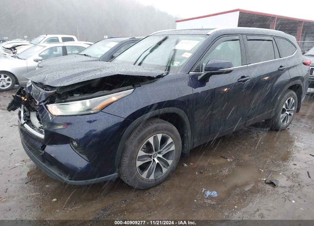 2022 TOYOTA HIGHLANDER XLE VIN: 5TDGZRBH4NS240703
