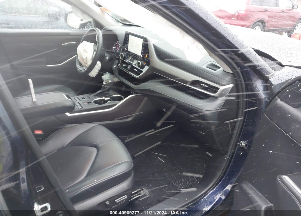 2022 TOYOTA HIGHLANDER XLE VIN: 5TDGZRBH4NS240703
