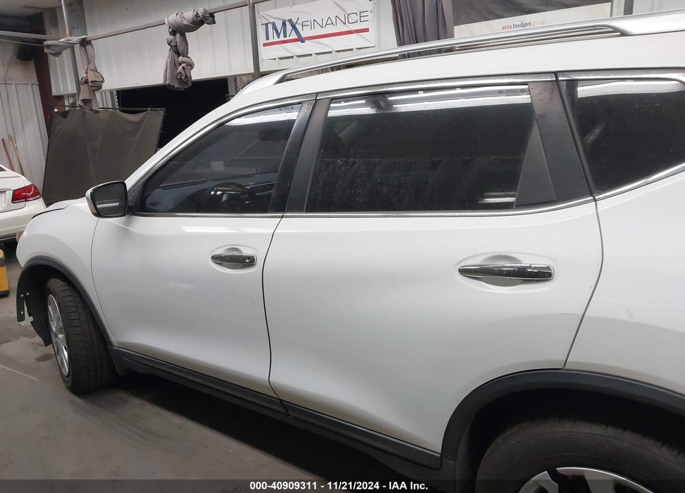 2016 NISSAN ROGUE S VIN: KNMAT2MT3GP615039