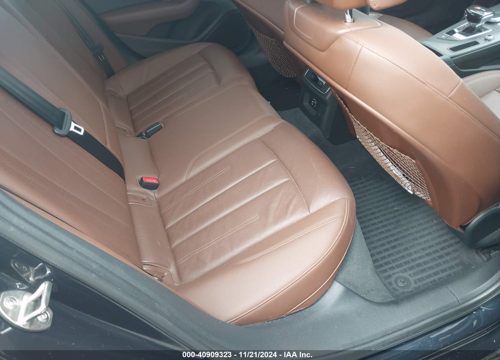 2017 AUDI A4 2.0T SEASON OF  PREMIUM VIN: WAUDNAF45HN049600