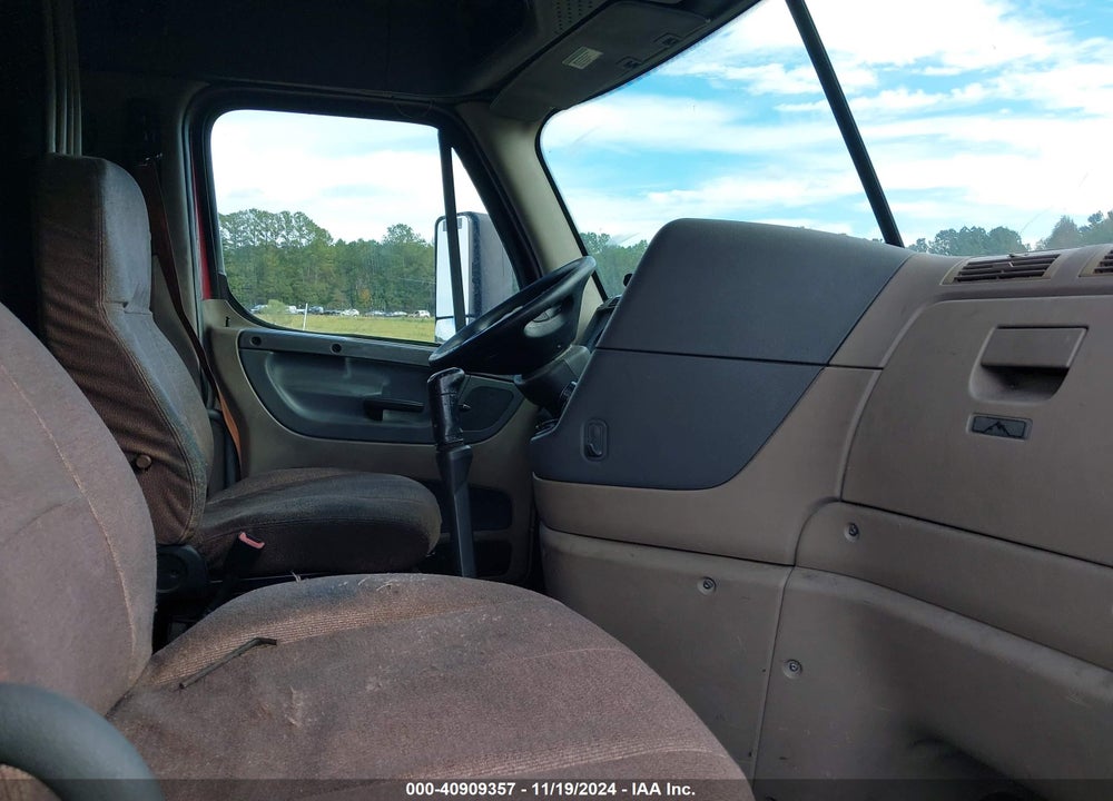 2015 FREIGHTLINER CASCADIA 125 VIN: 3AKJGLD58FSGE1178