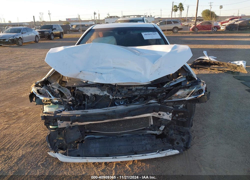 2019 TOYOTA CAMRY L VIN: 4T1B11HK2KU765607