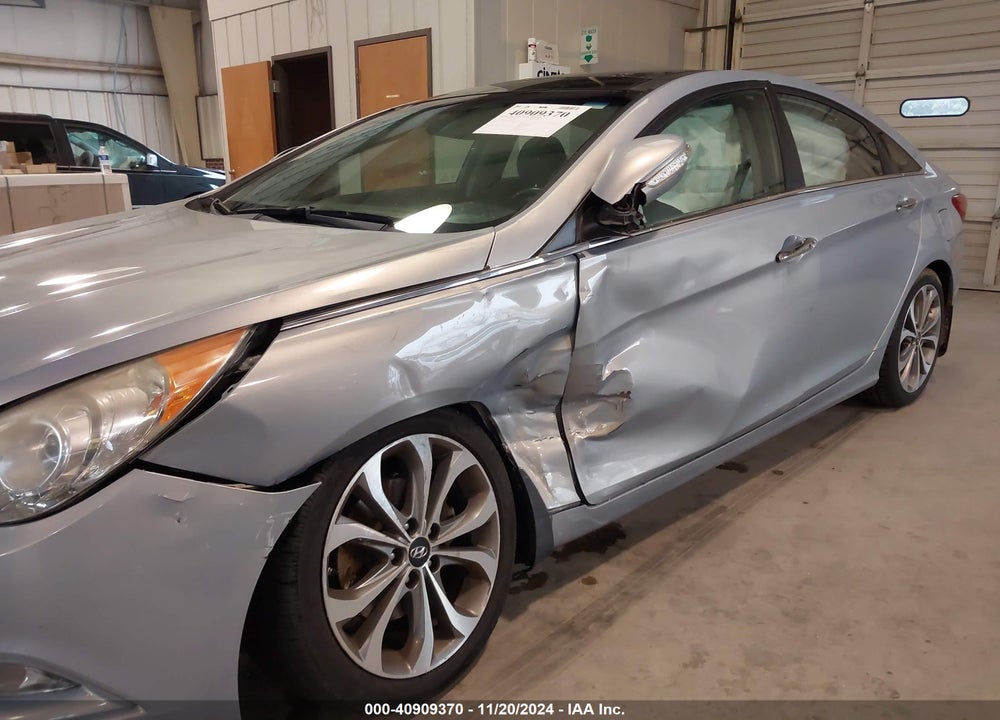 2013 HYUNDAI SONATA VIN: 5NPEC4AB4DH658255